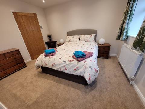 Oak Tree Cottage situated in the peaceful countryside village of Little Snoring