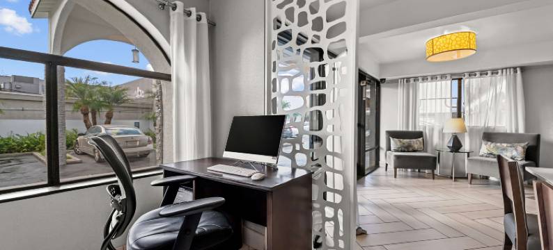 洛斯阿拉米托斯贝斯特韦斯特酒店(Best Western Los Alamitos Inn & Suites)图片