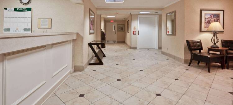 坦帕展览会场 拉昆塔温德姆套房酒店(La Quinta Inn & Suites by Wyndham Tampa Fairgrounds - Casino)图片