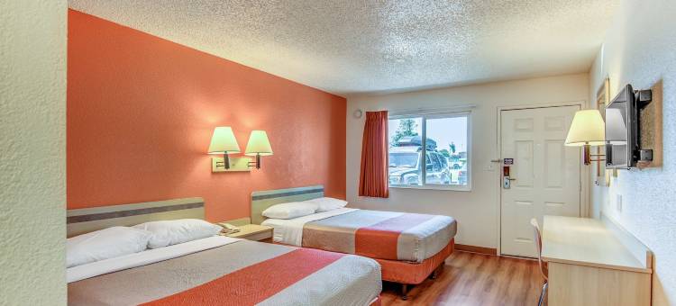 斯托克顿宪章路西6号汽车旅馆(Motel 6 Stockton, CA - Charter Way West)图片