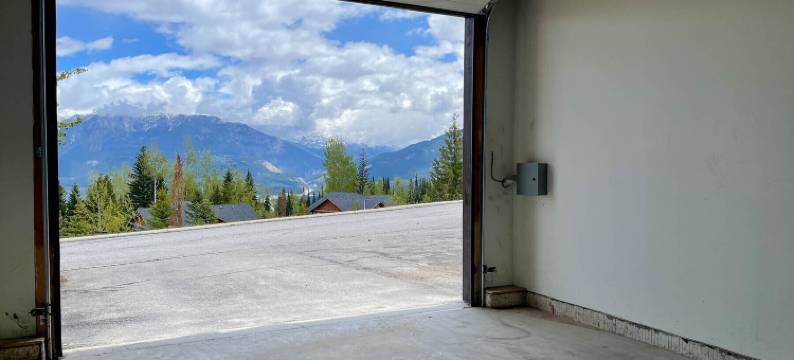 维语松树间酒店(Whispering Pines)图片