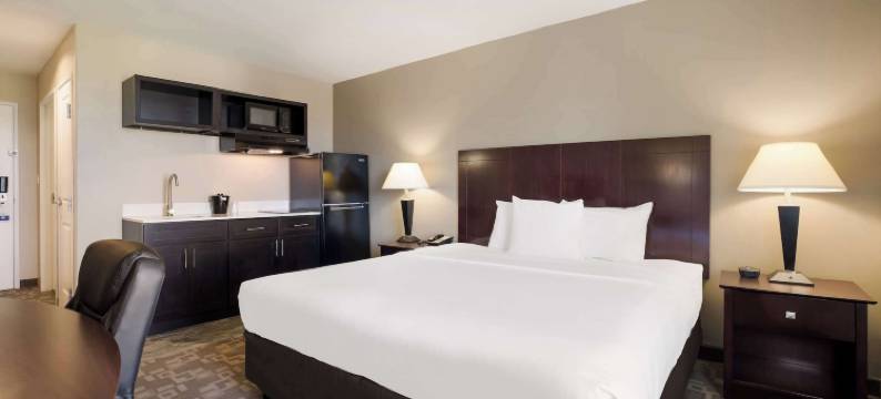 伯威克 - 摩根城郊区开放式客房酒店(Suburban Studios Berwick - Morgan City)图片