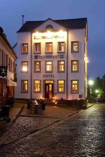 海明威路兰佩祖尔永恒酒店(Zur Ewigen Lampe Romantisches Landhotel & Restaurant)