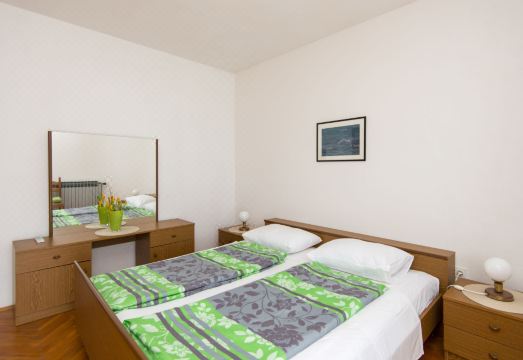 Maras Hotel Overview