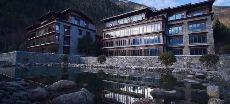 米林松赞南迦巴瓦山居图片