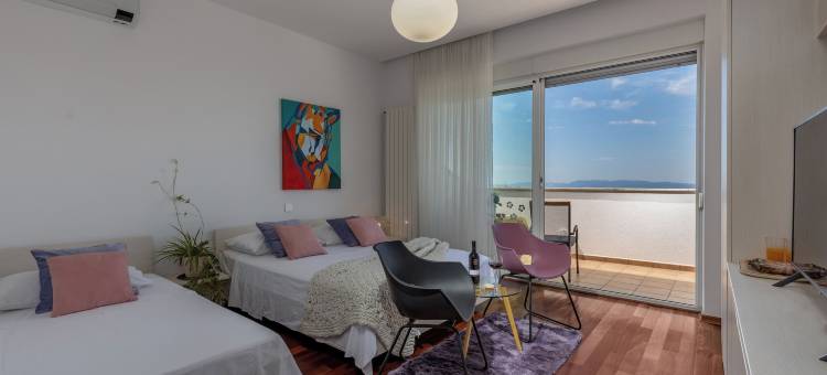特拉马吉卡豪华公寓或带私人停车场、露台和海景的房间(Terra Magica Deluxe Apartment or Room with Private Parking, Terrace and Sea View)图片