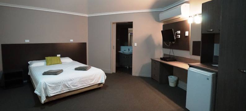 青石汽车旅馆(Bluestone Motor Inn)图片