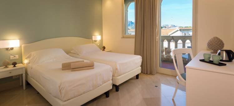 西伦尼亚游艇酒店(Hellenia Yachting Hotel & Spa)图片