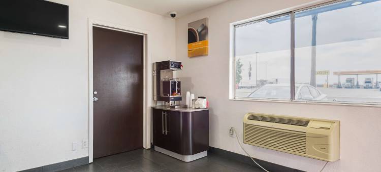 加州洛斯特希尔斯Motel 6酒店(Motel 6 Lost Hills, CA)图片