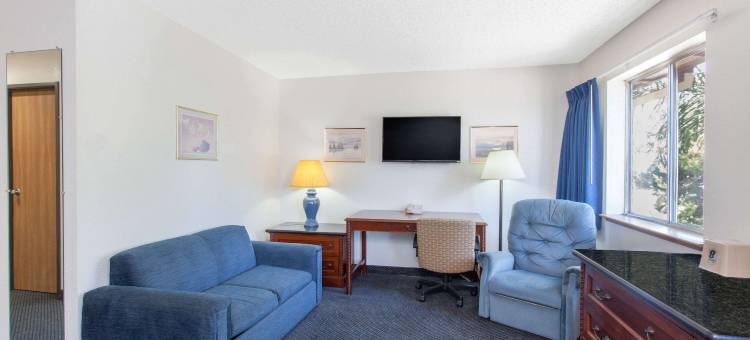 塞尔玛佛雷斯诺区温德姆速 8 酒店(Super 8 by Wyndham Selma/Fresno Area)图片