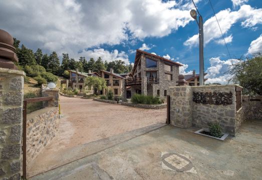 VIP Chalet 4 Seasons Hotel Overview