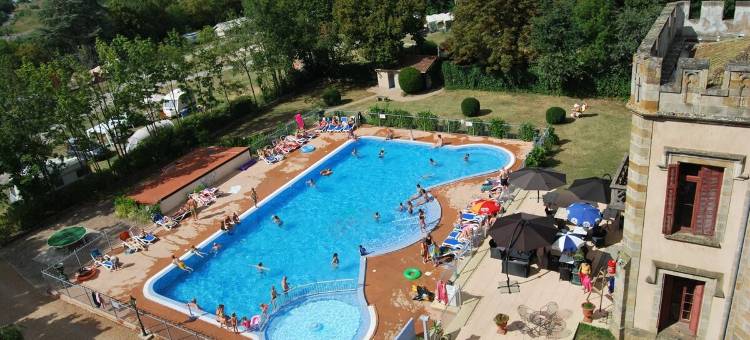 格兰治堡露营酒店(Chateau-Camping la Grange Fort, 63500 les Pradeaux)图片