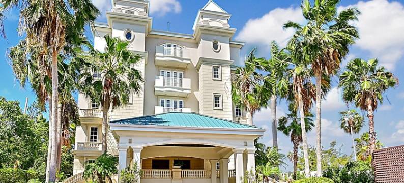 豪华顶层公寓带360度海景(Luxury Penthouse Condo With 360 Oceanviews)图片