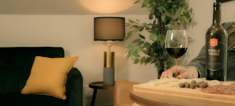 Modern Comforts with Smart Amenities - Stylish Cozy Oasis图片