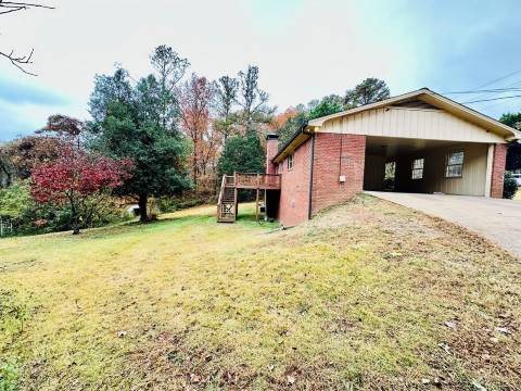 Sleep 10 Newly Listed Vacation Home in Acworth near many restaurants & groceries