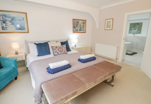 Bay LodgeHotel Overview