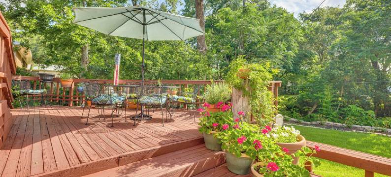 可爱的布赖恩家和阳台 - 距离Kyle Field 4英里!(Lovely Bryan Home w/ Deck - 4 Mi to Kyle Field!)图片