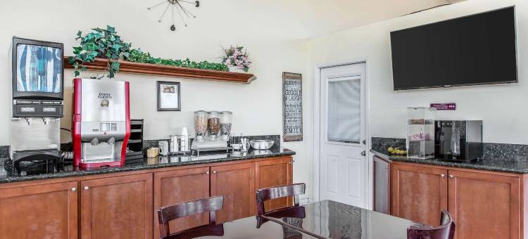 峡谷湖梅尼菲西罗德威套房酒店(Rodeway Inn & Suites Canyon Lake-Menifee West)图片