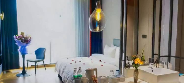 Ahlai亚莱酒店(酒城乐园店)图片