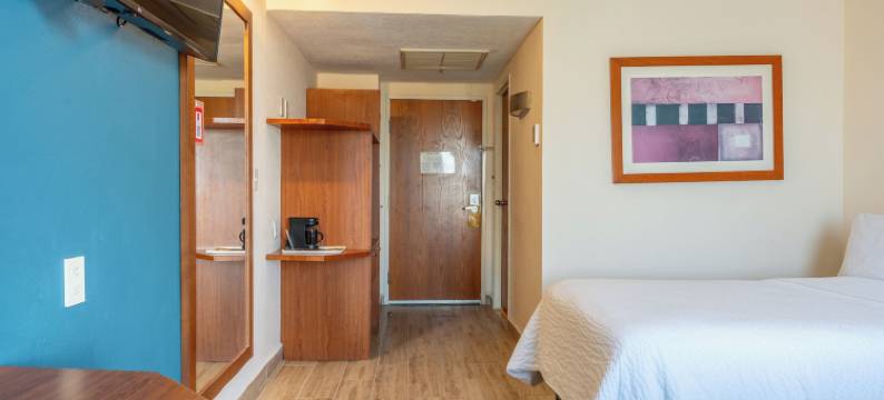 波萨里卡嘉年华酒店(Fiesta Inn Poza Rica)图片