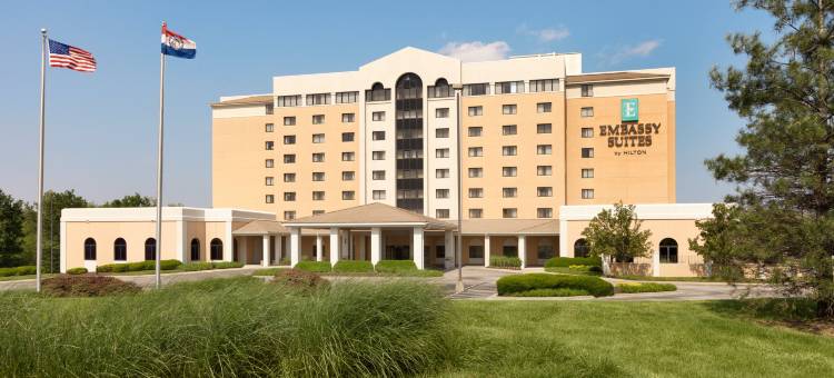 堪萨斯城国际机场希尔顿安泊酒店(Embassy Suites by Hilton Kansas City International Airport)图片