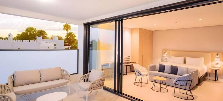 伊科尼克兰布拉大道(Ikonik Ramblas)图片