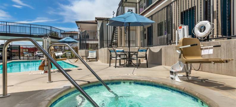 玫瑰花园贝斯特韦斯特酒店(Best Western Rose Garden Inn)图片