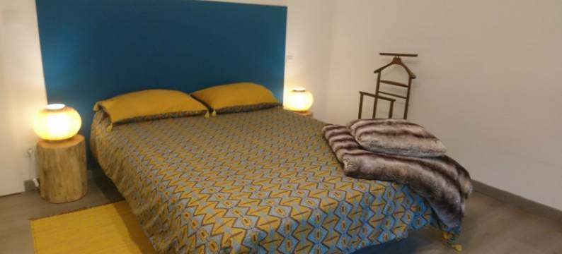 Villa in Bruniquel by Aveyron River图片