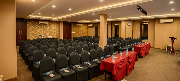 吉打里维瓦酒店 - 阿扎纳精选(Viva Hotel Kediri, Azana Hotel Collection)图片