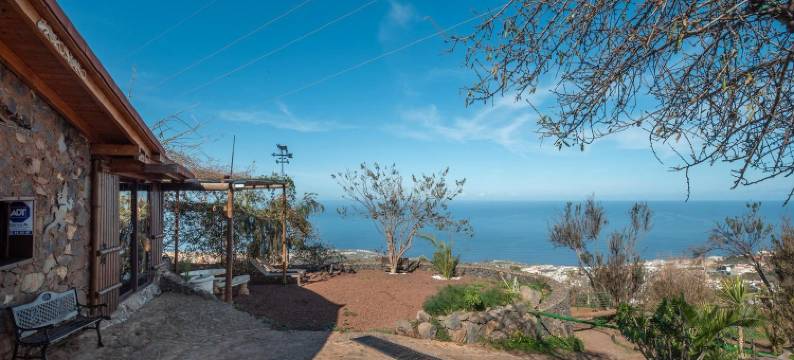 Holiday Home in Tenerife with Private Garden图片