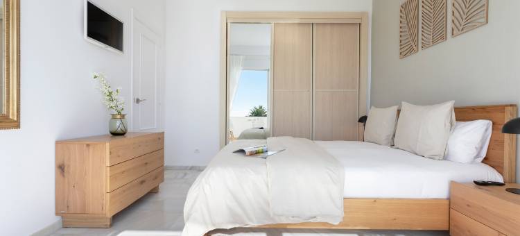 Exclusive 2BD apartment with private terrace in Marbella. Royal Gardens图片