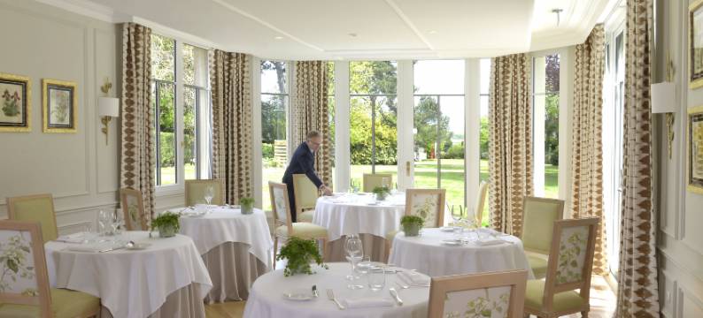 舍尼维尔城堡酒店(Chateau la Cheneviere)图片