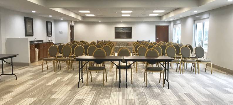 智选假日套房酒店萨默塞特中央(Holiday Inn Express & Suites SOMERSET CENTRAL by IHG)图片