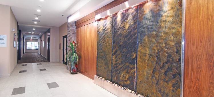 智选假日套房卡尔加里净重汽车旅馆村(Holiday Inn Express & Suites Calgary NW - University Area)图片