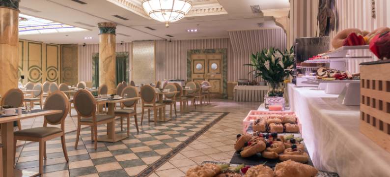 埃克斯瑞纳伊莎贝尔酒店(Hotel Exe Reina Isabel)图片