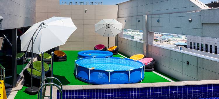 西湾滨海酒店(Western Bay Marina Hotel)图片