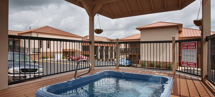 中心点贝斯特韦斯特酒店(Best Western Center Pointe Inn)图片