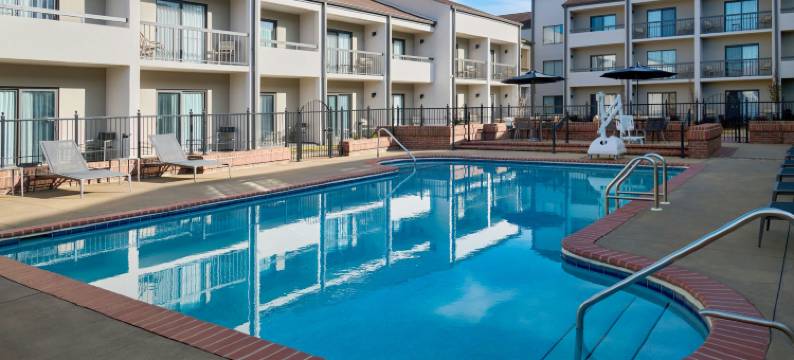 伯明翰胡佛万怡酒店(Courtyard Birmingham Hoover)图片