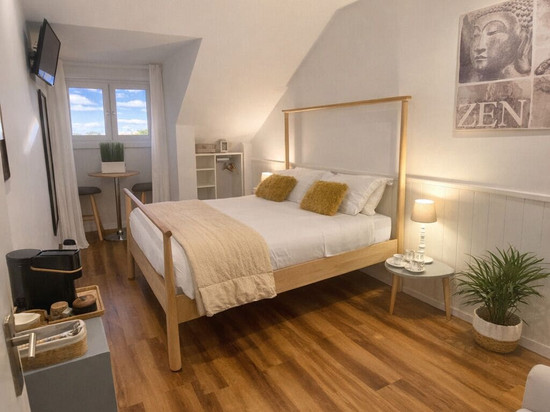 海军宾馆和小酒馆