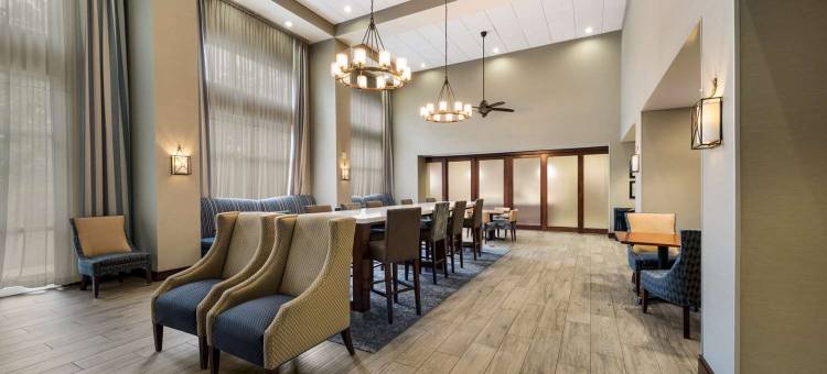 希尔顿欢朋套房酒店-弗雷德里克斯堡(Hampton Inn & Suites Fredericksburg-at Celebrate Virginia)图片