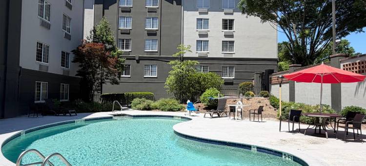 伯明翰霍姆伍德拉昆塔温德姆套房酒店(La Quinta Inn & Suites by Wyndham Birmingham Homewood)图片
