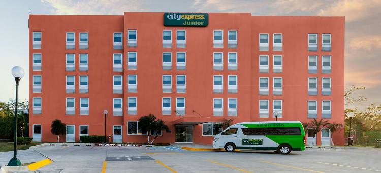 图斯特拉-古铁雷斯波利福鲁姆万豪城市快捷青年酒店(City Express Junior by Marriott Tuxtla Gutiérrez Poliforum)图片