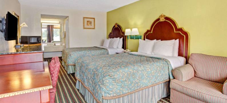 塞勒斯堡/路易斯维尔北Travelodge by Wyndham酒店(Travelodge by Wyndham Sellersburg / Louisville North)图片