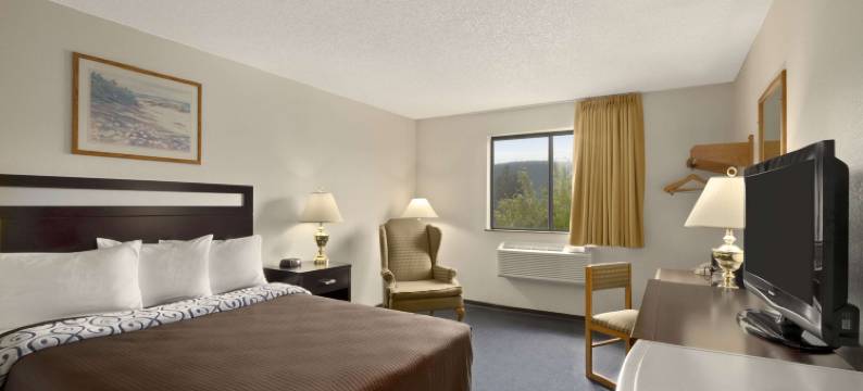 威廉姆斯湖温德姆速8酒店(Super 8 by Wyndham Williams Lake BC)图片