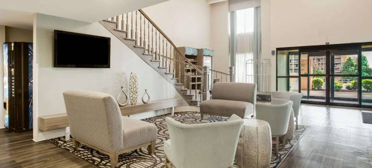 亚特兰大机场大学公园凯隆波因特酒店(Clarion Pointe Atlanta Airport College Park)图片