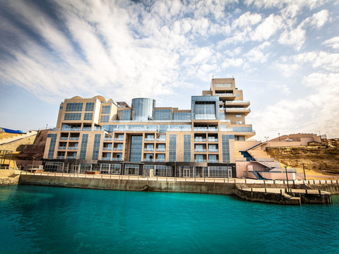 里海海滨皇宫大酒店