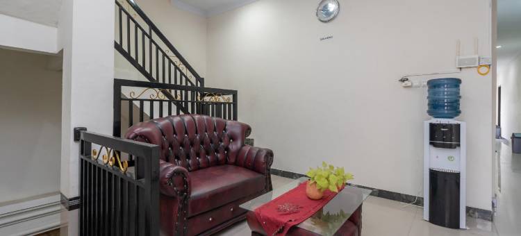 红多兹酒店-近北干巴鲁安迪尼RSIA(RedDoorz Near Rsia Andini Pekanbaru)图片