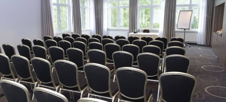 普福尔茨海姆尼菲尔恩女王贝斯特韦斯特酒店(Best Western Queens Hotel Pforzheim-Niefern)图片