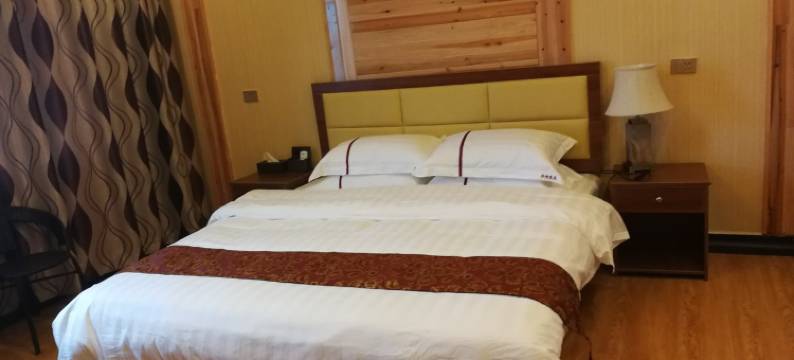 百里杜鹃华洲农庄特色民宿图片