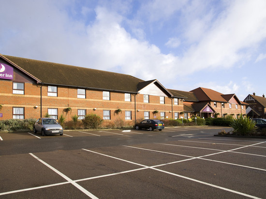 金斯林港普瑞米尔酒店